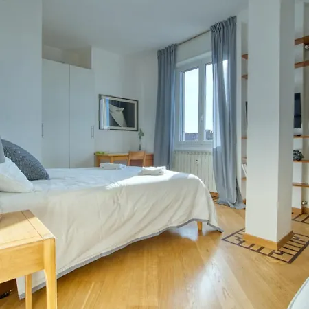 Spacious Penthouse With Panoramic Terrace - 20 Minutes From San Siro & Duomo Milan